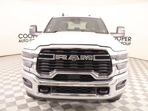 Used 2025 RAM 2500 Big Horn AWD/4WD image 9