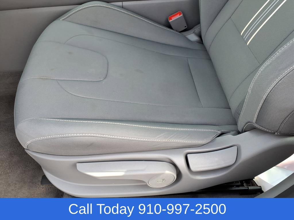 Used 2025 Hyundai Elantra SEL FWD image 4