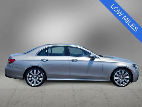 Used 2022 Mercedes-Benz E 350 Sedan image 9
