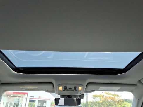 New 2026 Toyota Highlander Platinum AWD/4WD image 8