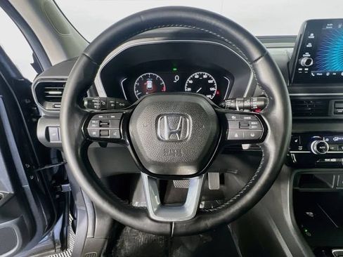 Used 2025 Honda Pilot EX-L image 16