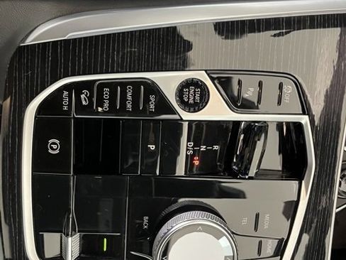 Used 2024 BMW X7 xDrive40i w/ M Sport Package image 18