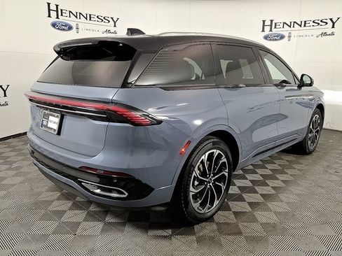 Used 2026 Lincoln Nautilus Reserve AWD/4WD image 4