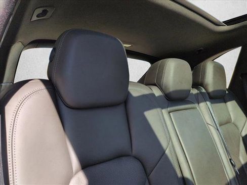 Used 2017 Porsche Cayenne S image 22