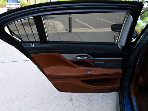 Used 2021 BMW 750i xDrive w/ Luxury Rear Seating Package AWD/4WD image 39