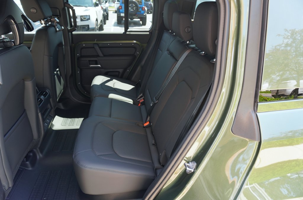 Used 2026 Land Rover Defender 110 S AWD/4WD image 28