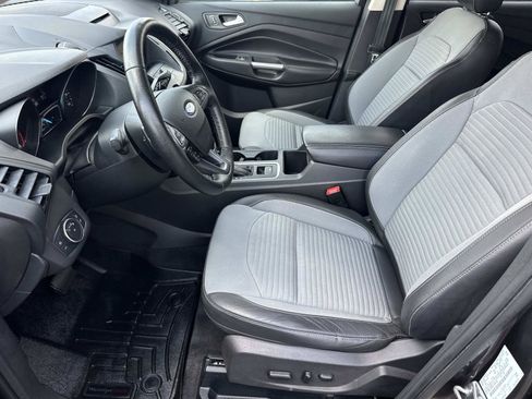 Used 2018 Ford Escape SE w/ SE Sport Appearance Package AWD/4WD image 18