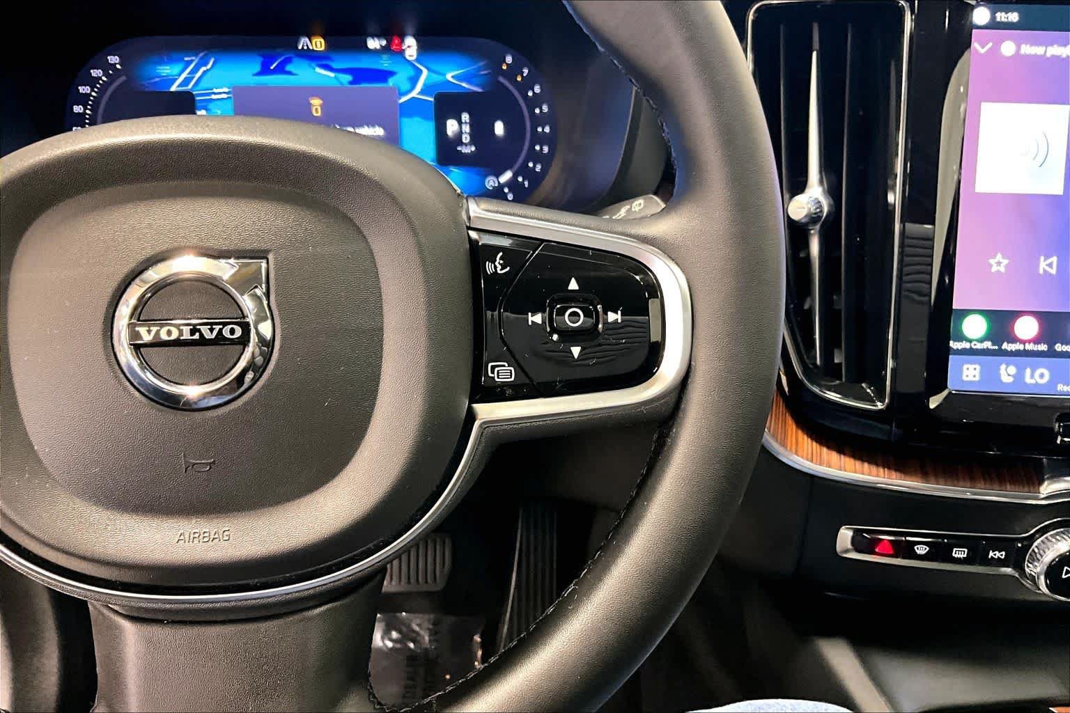Used 2024 Volvo XC60 B5 Plus w/ Protection Package Premier AWD/4WD image 24