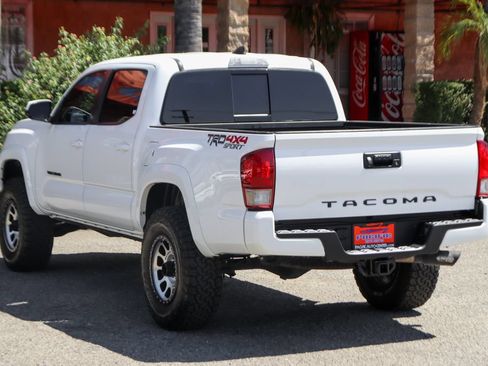 Used 2017 Toyota Tacoma TRD Sport w/ Tow Package (A/T) AWD/4WD image 6