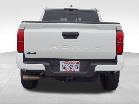 Certified 2025 Toyota Tacoma TRD Off-Road image 4