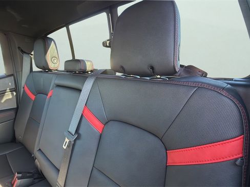 Used 2026 Chevrolet Colorado Z71 w/ Technology Package image 12