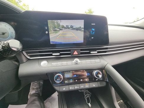 Used 2023 Hyundai Elantra SEL w/ Convenience Package FWD image 32