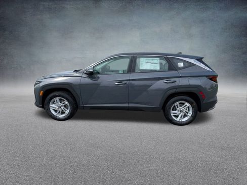 Used 2025 Hyundai Tucson SE image 14