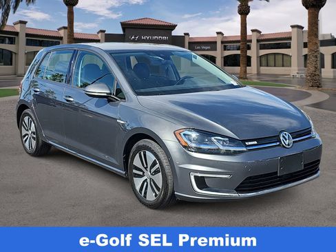 Used 2018 Volkswagen e-Golf SEL Premium w/ Driver Assistance Package FWD image 2