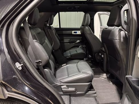 Used 2021 Ford Explorer ST w/ Equipment Group 401A AWD/4WD image 31