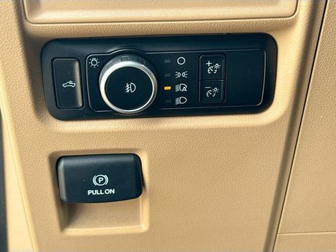 Used 2023 Ford F150 XLT AWD/4WD image 14