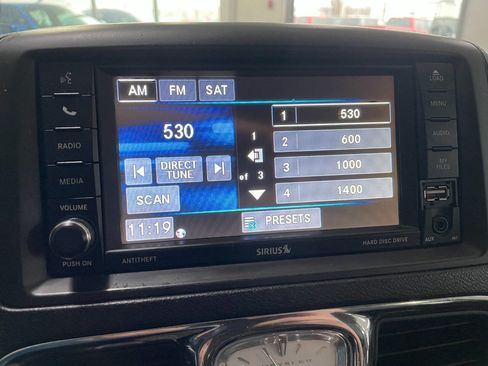 Used 2015 Chrysler Town & Country Touring-L w/ Driver Convenience Group image 35