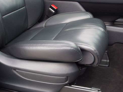 Used 2024 Lincoln Navigator Premiere image 13