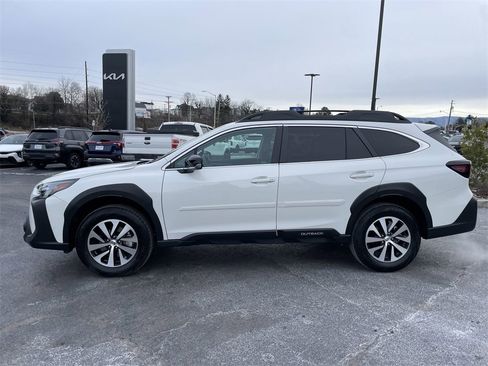 Used 2025 Subaru Outback Premium w/ Popular Package #1 image 3