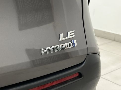 Used 2024 Toyota Sienna LE image 29