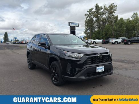 Used 2022 Toyota RAV4 LE AWD/4WD image 1