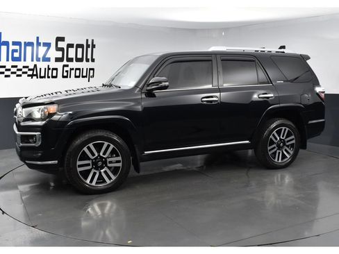 Used 2022 Toyota 4Runner Limited AWD/4WD image 2