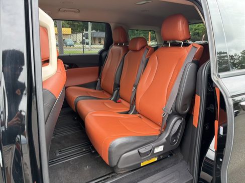 Used 2022 Kia Carnival SX FWD image 19