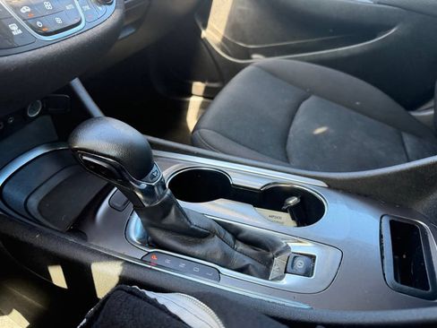Used 2022 Chevrolet Malibu LT FWD image 26