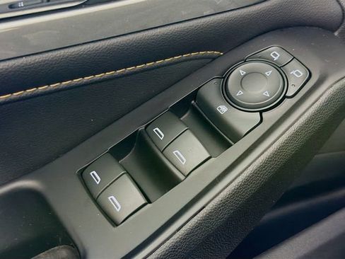 Used 2020 Chevrolet Traverse LS AWD/4WD image 24
