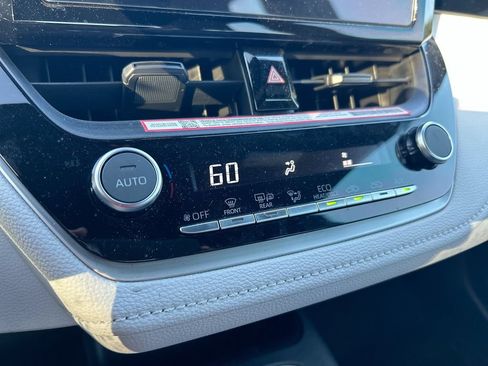 Certified 2025 Toyota Corolla SE FWD image 23