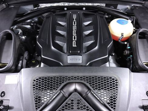 Used 2017 Porsche Macan S image 48