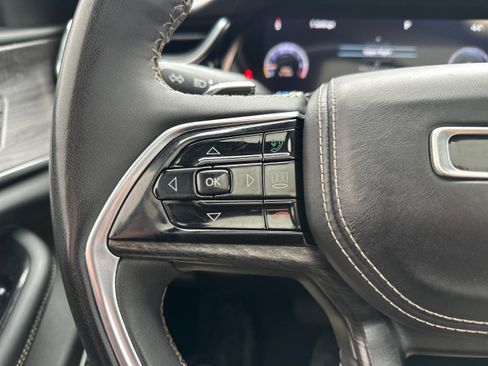 Used 2023 Jeep Grand Cherokee Overland image 35