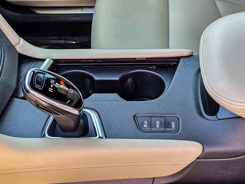 Used 2019 Cadillac XT5 AWD image 19