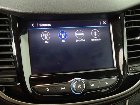 Used 2020 Chevrolet Trax LT w/ LT Convenience Package image 29