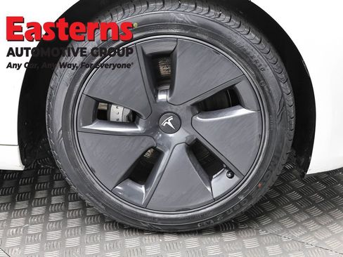 Used 2023 Tesla Model 3 Standard Range image 28