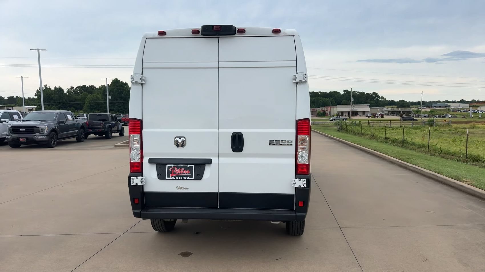 Used 2025 RAM ProMaster 2500 w/ Convenience Group FWD image 8