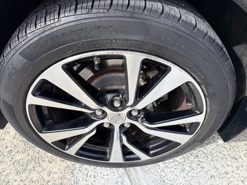 Used 2018 Nissan Maxima 3.5 S image 9