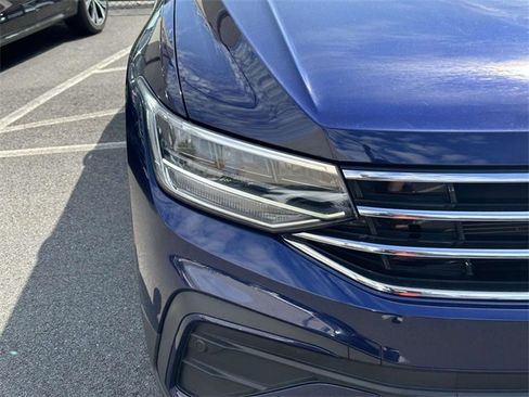 Certified 2022 Volkswagen Tiguan SE image 10