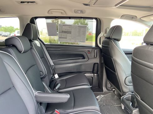 New 2026 Honda Odyssey Touring image 24
