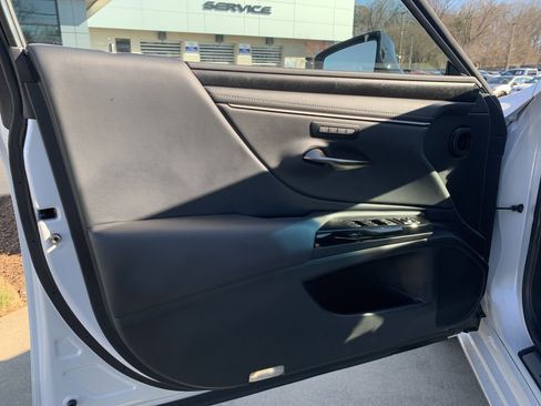 Certified 2025 Lexus ES 350 w/ Premium Package image 14