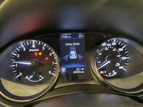 Used 2018 Nissan Rogue SV w/ Sun & Sound Touring Package image 16