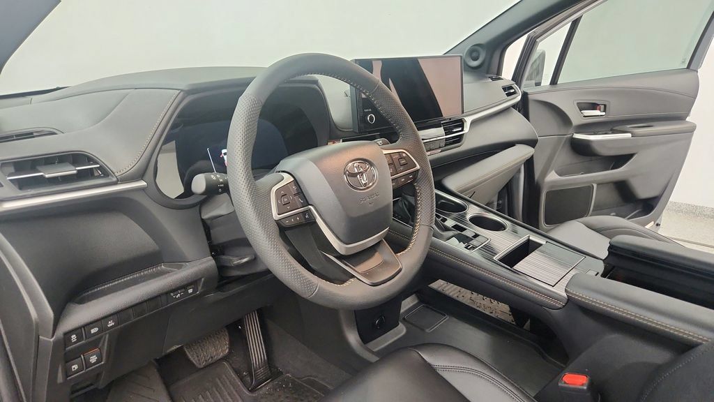 Used 2026 Toyota Sienna XLE Woodland Edition AWD/4WD image 29