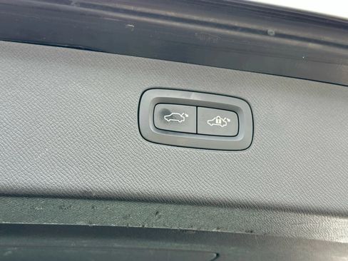 Used 2016 Volvo XC90 T6 Momentum w/ Protection Package Plus image 40