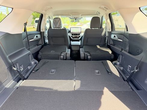 New 2026 Ford Explorer Active RWD image 31