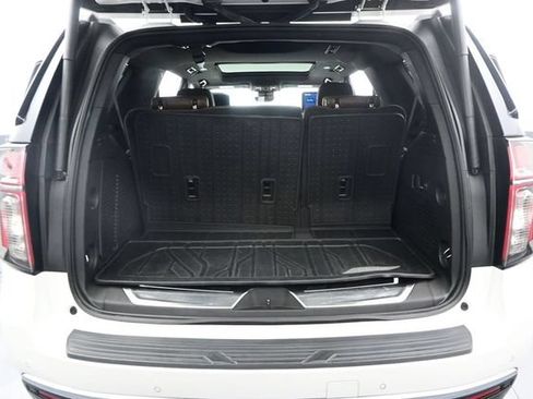 Used 2023 Chevrolet Tahoe High Country AWD/4WD image 16
