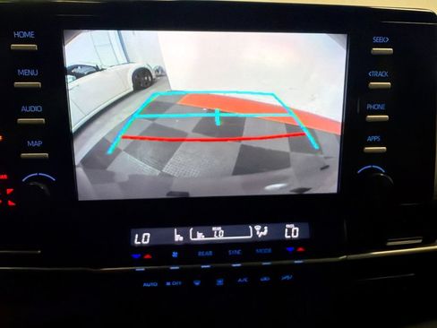 Used 2021 Toyota Sienna LE FWD image 26