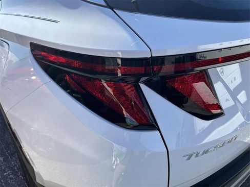 New 2026 Hyundai Tucson SE image 16