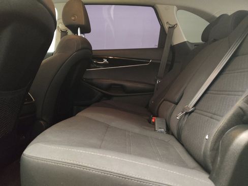 Used 2019 Kia Sorento FWD V6 image 18