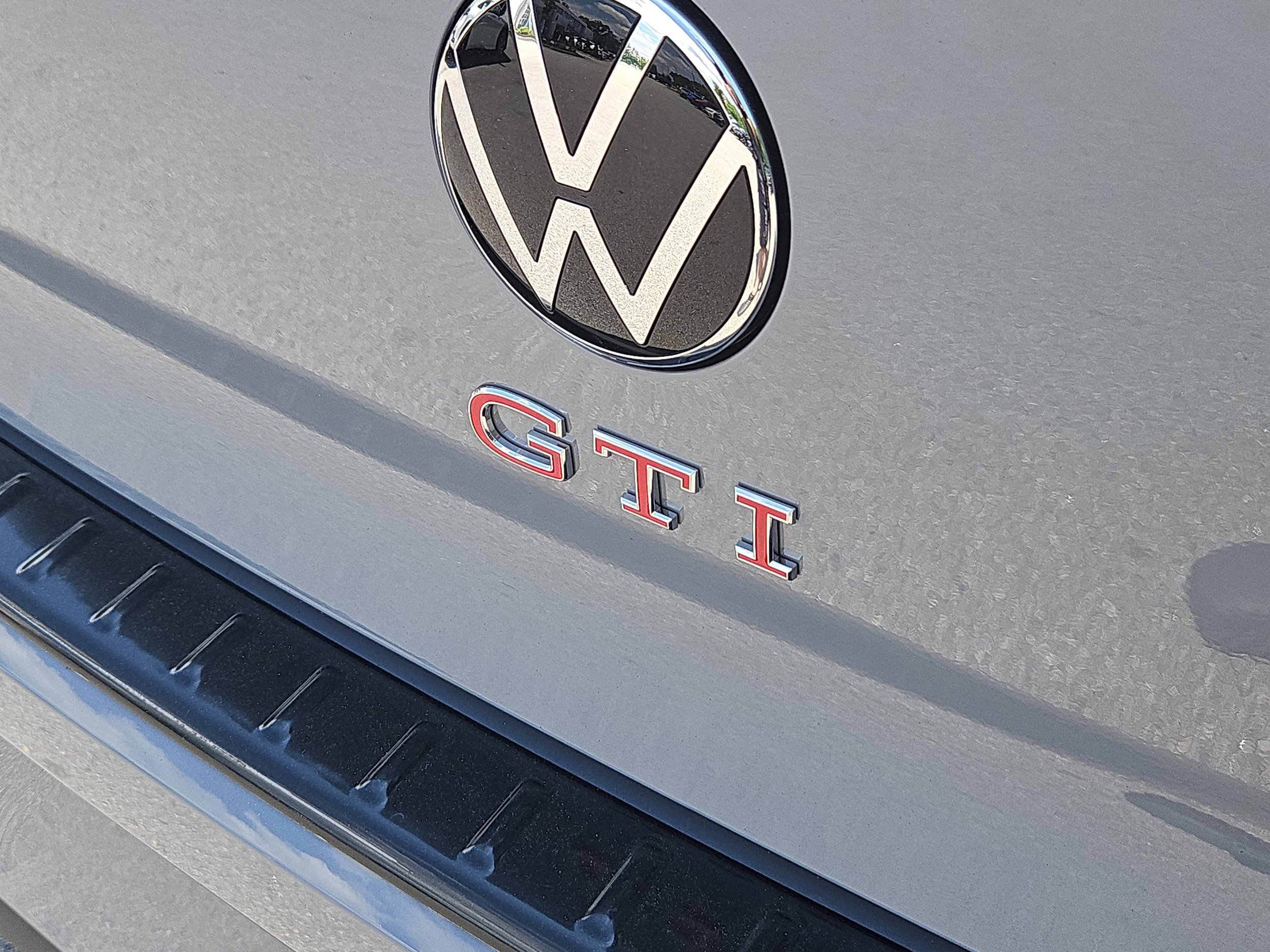 New 2026 Volkswagen GTI SE FWD image 4