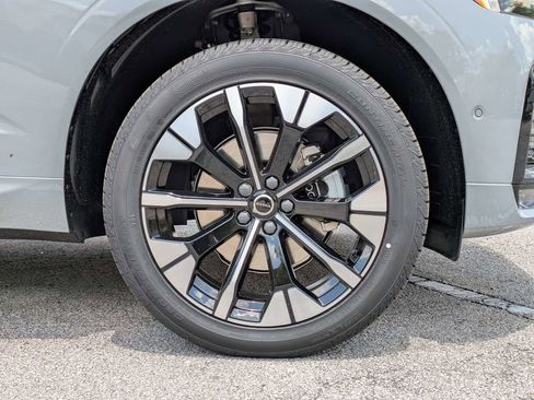 New 2026 Volvo XC60 B5 Plus w/ Protection Package Premier AWD/4WD image 11